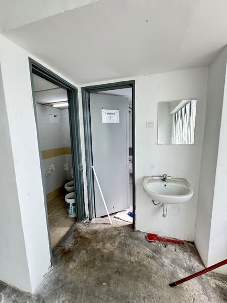 Shop / Office for Sale in Kota Damansara (Selangor) - Jason Chong - Bathroom - PropertyGuru.com.my