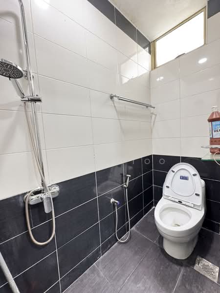 Kondominium untuk Dijual di The Wadihana - Wendy Too - Bathroom - PropertyGuru.com.my