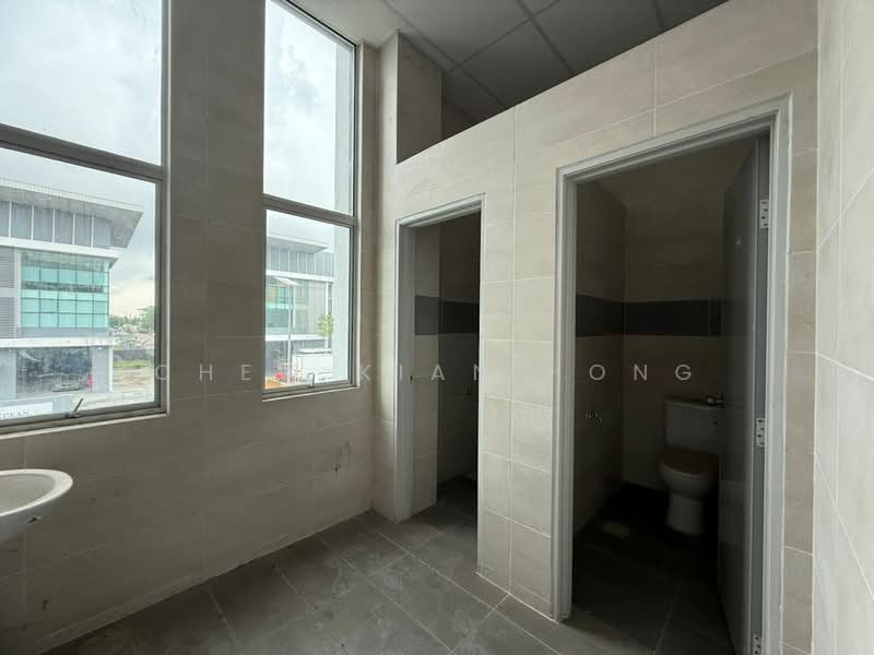 Factory for Rent in Taman Pasir Putih (Pasir Gudang) - Chew Kian Hong - Bathroom - PropertyGuru.com.my