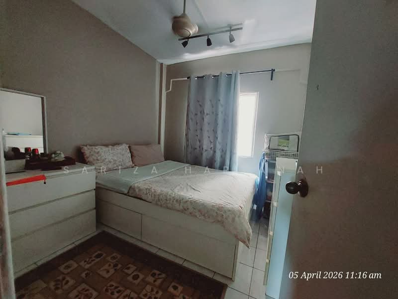 Pangsapuri untuk Dijual di Gugusan Teratai - Sariza Hartanah - Bedroom - PropertyGuru.com.my