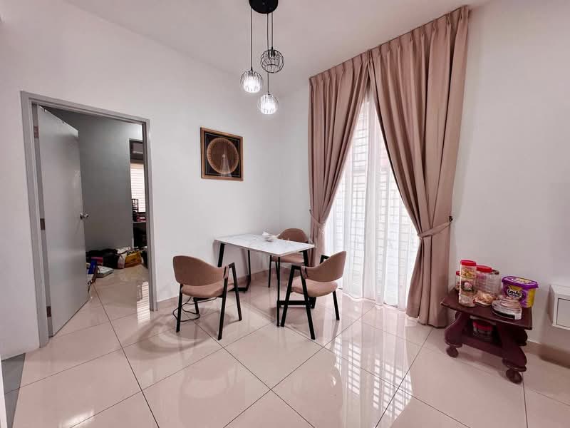 2-storey Terraced House for Sale in Bandar Indahpura (Kulai) - Liew Vun Hau - Dining Room - PropertyGuru.com.my