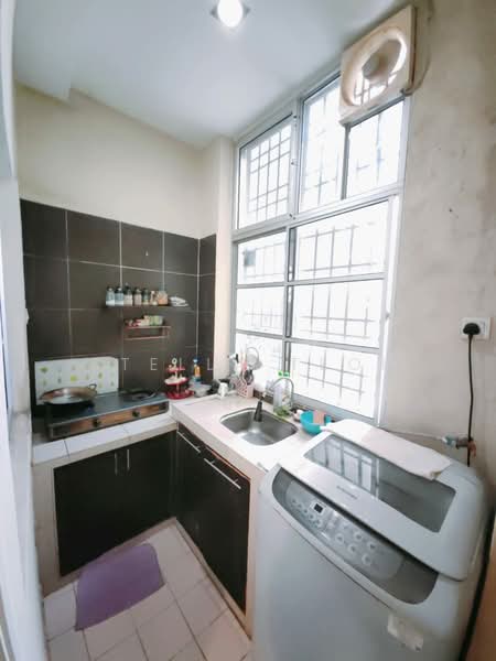 Apartment for Sale at Kings Height - Stella Teoh - Kitchen - PropertyGuru.com.my