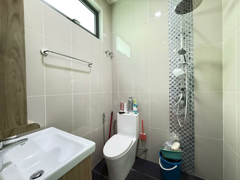 Semi-Detached House for Sale in Setia Impian (Setia Alam) - Lewis Tam - Bathroom - PropertyGuru.com.my