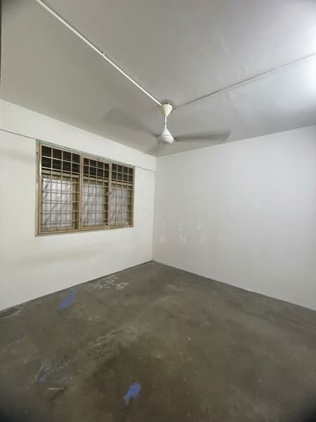 Rumah Flat untuk Dijual di Flat PKNS Seksyen 19 - Sariza Hartanah - Interior - PropertyGuru.com.my
