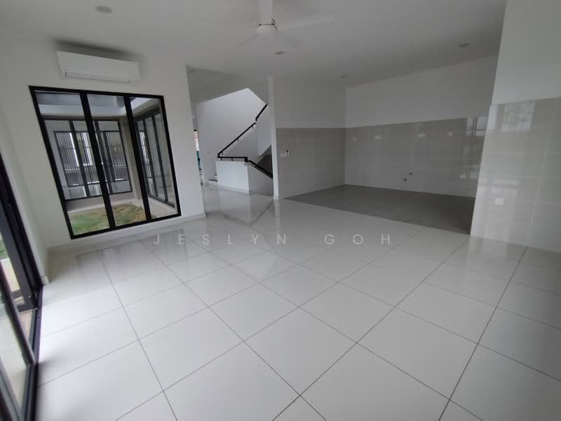 Rumah Berkembar untuk Dijual di Symphony Hills (Cyberjaya) - Jeslyn Goh - Living Room - PropertyGuru.com.my