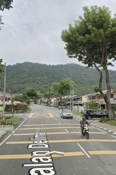 Untuk Dijual - Double Storey Semi D @ Island Glades, Greenlane