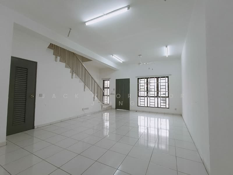 Rumah Teres 2 Tingkat untuk Disewa di Setia Alam (Selangor) - Jack Khor Phor Jiing - Living Room - PropertyGuru.com.my