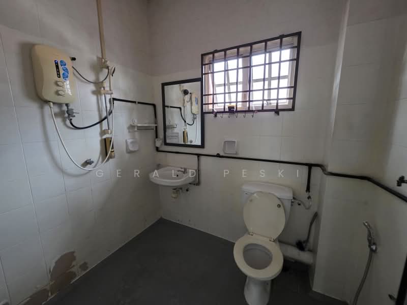 2-storey Terraced House for Sale in Taman Kulim Perdana (Kulim) - Gerald Peski - Bathroom - PropertyGuru.com.my