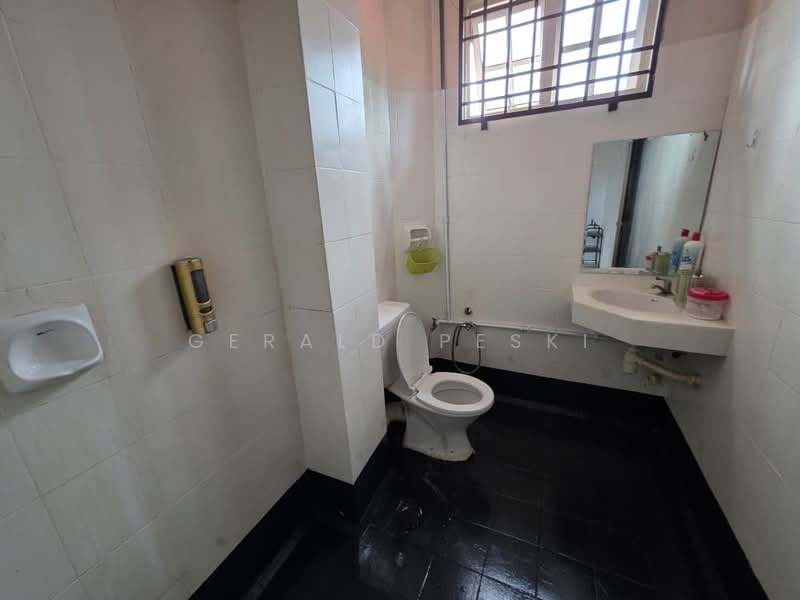 2-storey Terraced House for Sale in Taman Kulim Perdana (Kulim) - Gerald Peski - Bathroom - PropertyGuru.com.my