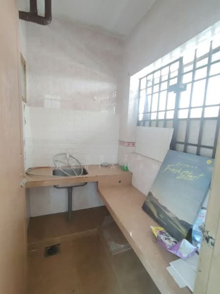 Rumah Flat untuk Dijual di Rebana Flat - Sariza Hartanah - Kitchen - PropertyGuru.com.my