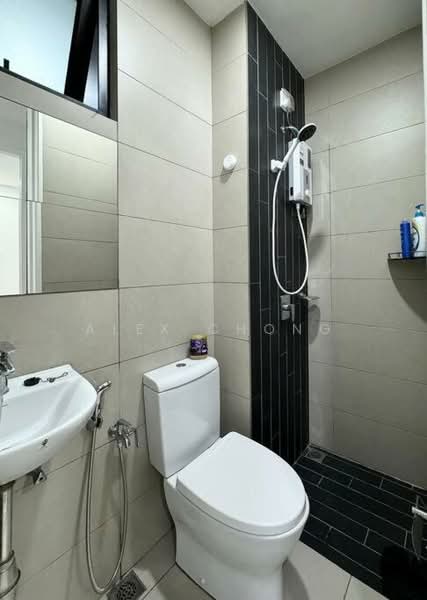 Servis Apartment untuk Disewa di H2O Residences - Alex Chong - Bathroom - PropertyGuru.com.my
