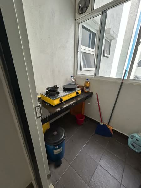 Service Residence for Rent at SkyLake Residence - Valyn Ho - Kitchen - PropertyGuru.com.my