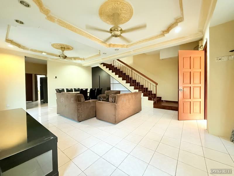 Rumah Teres 2 Tingkat untuk Dijual di Setia Impian (Setia Alam) - Reilynn Tue - Living Room - PropertyGuru.com.my