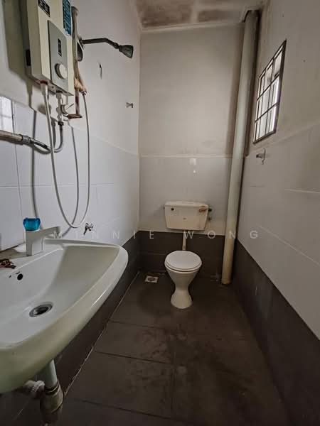 2-storey Terraced House for Sale in Bandar Country Homes (Rawang) - Minnie Wong - Bathroom - PropertyGuru.com.my