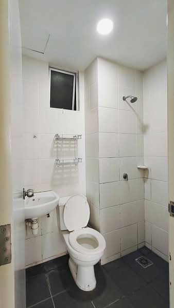 Kondominium untuk Disewa di Sky Awani Residensi 1 - Kean Yu - Bathroom - PropertyGuru.com.my