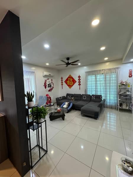 2-storey Terraced House for Sale in Indahpura Diamond (Kulai) - Sharon Ong - Living Room - PropertyGuru.com.my