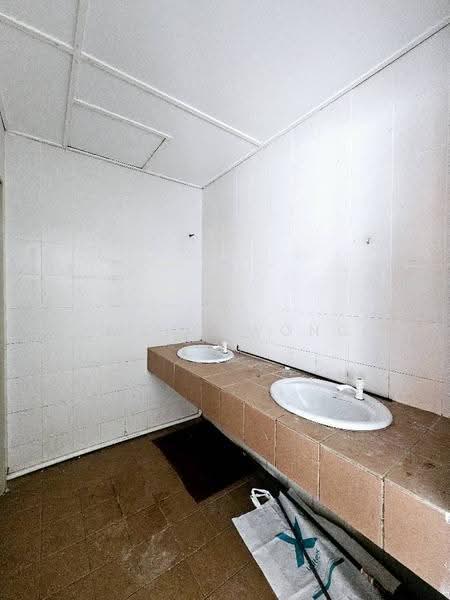 Shop / Office for Rent in Shah Alam (Selangor) - Grace Wong - Bathroom - PropertyGuru.com.my
