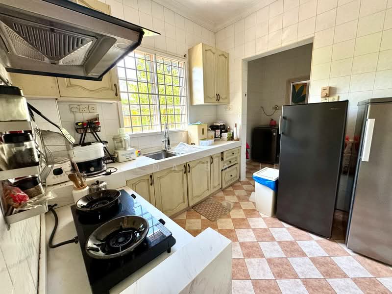 Rumah Banglo untuk Dijual di Bukit Jelutong (Shah Alam) - Reena Sarif - Kitchen - PropertyGuru.com.my