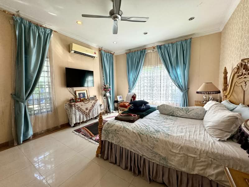 Rumah Banglo untuk Dijual di Bukit Jelutong (Shah Alam) - Reena Sarif - Bedroom - PropertyGuru.com.my