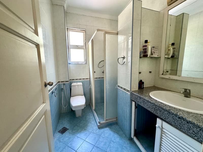 Rumah Banglo untuk Dijual di Bukit Jelutong (Shah Alam) - Reena Sarif - Bathroom - PropertyGuru.com.my