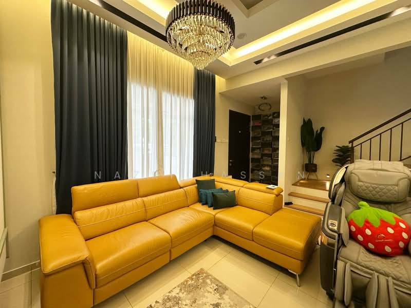 Rumah Teres 2 Tingkat untuk Dijual di Puncak Alam (Selangor) - Nazri Hassan - Living Room - PropertyGuru.com.my