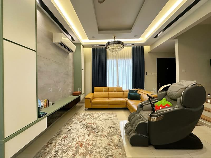 Rumah Teres 2 Tingkat untuk Dijual di Puncak Alam (Selangor) - Nazri Hassan - Living Room - PropertyGuru.com.my