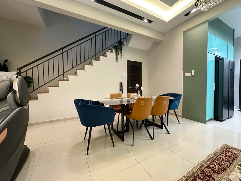 Rumah Teres 2 Tingkat untuk Dijual di Puncak Alam (Selangor) - Nazri Hassan - Dining Room - PropertyGuru.com.my