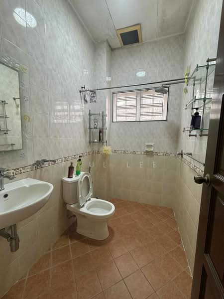 Semi-Detached House for Sale in Bandar Puteri Puchong (Puchong) - Paul Lee - Bathroom - PropertyGuru.com.my