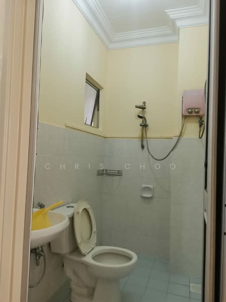 Rumah Bandar untuk Dijual di Batu 9 (Cheras) - Chris Choo - Bathroom - PropertyGuru.com.my