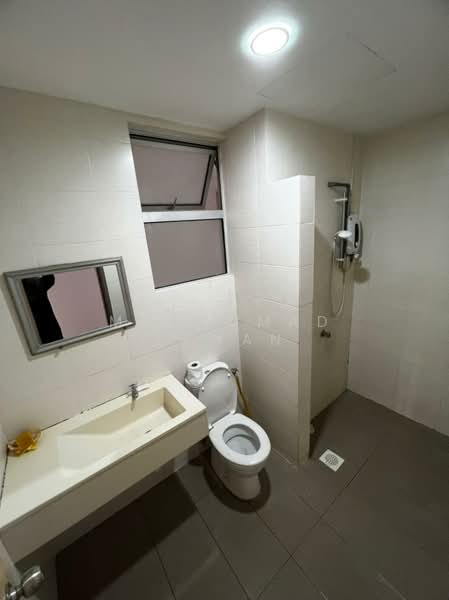 Service Residence for Sale at Platinum Lake PV 21 - Muhammad Ezwan - Bathroom - PropertyGuru.com.my