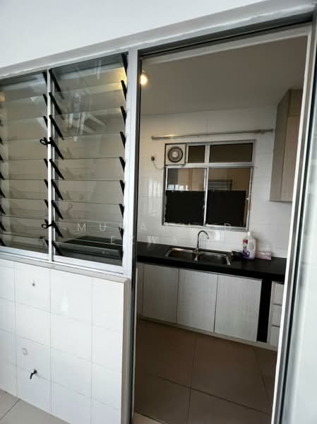 Service Residence for Sale at Platinum Lake PV 21 - Muhammad Ezwan - Kitchen - PropertyGuru.com.my