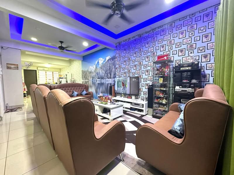 3-storey Terraced House for Sale in Rawang (Selangor) - Reena Sarif - Living Room - PropertyGuru.com.my