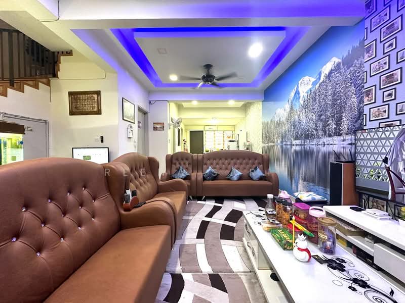 3-storey Terraced House for Sale in Rawang (Selangor) - Reena Sarif - Living Room - PropertyGuru.com.my