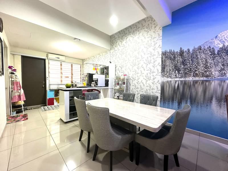 3-storey Terraced House for Sale in Rawang (Selangor) - Reena Sarif - Dining Room - PropertyGuru.com.my