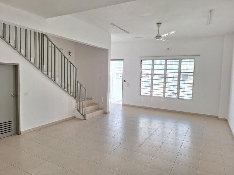 2-storey Terraced House for Sale in Setia Ecohill (Semenyih) - Jesslyn Lee - Living Room - PropertyGuru.com.my