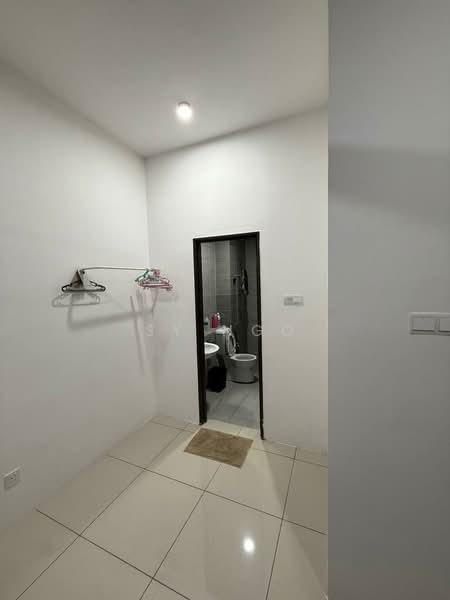 Service Residence for Sale at 8Scape Residence @ Sutera - SY Ngo - Bathroom - PropertyGuru.com.my