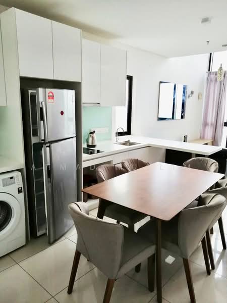 Servis Apartment untuk Dijual di Centrus Soho - Ahmad Muslim - Kitchen - PropertyGuru.com.my