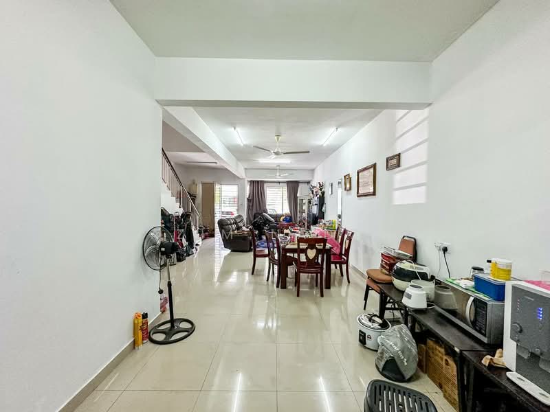 2.5-storey Terraced House for Sale in Bandar Baru Bangi (Selangor) - Nazim Nadzar - Living Room - PropertyGuru.com.my