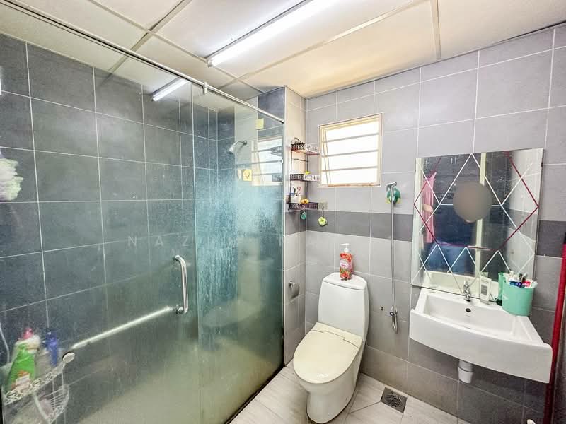 2.5-storey Terraced House for Sale in Bandar Baru Bangi (Selangor) - Nazim Nadzar - Bathroom - PropertyGuru.com.my