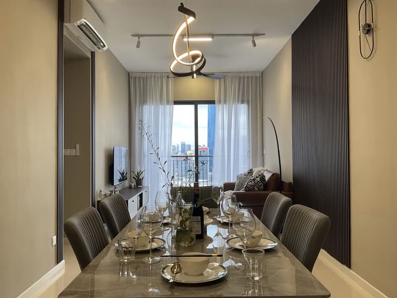 Servis Apartment untuk Disewa di Sunway Velocity TWO - Cherry Fu - Dining Room - PropertyGuru.com.my