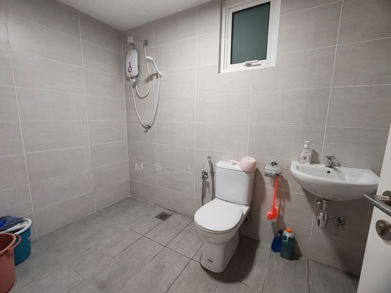 Service Residence for Sale at Court 28 - Ms Lau. - Bathroom - PropertyGuru.com.my