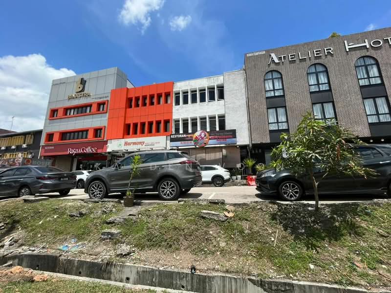 Taman Pelangi (JB Town) 3 storey shop lot - 1
