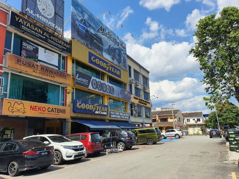 Shop for Rent in Pusat Perdagangan Selaseh (Batu Caves) - Sherrie MC - Exterior - PropertyGuru.com.my
