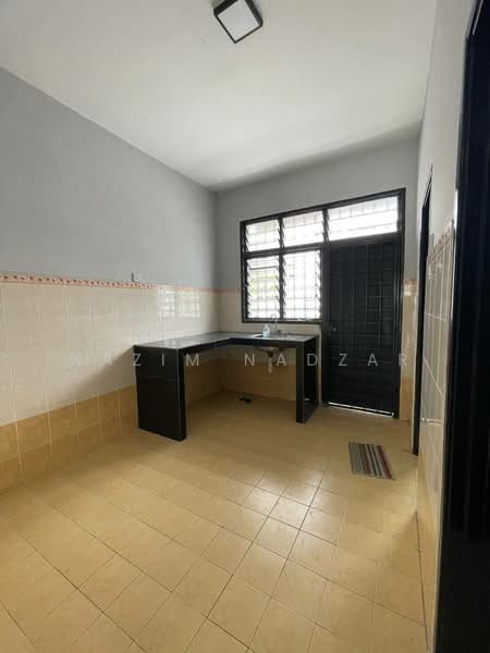 Rumah Teres 2 Tingkat untuk Dijual di Taman Ixora (Sepang) - Nazim Nadzar - Kitchen - PropertyGuru.com.my