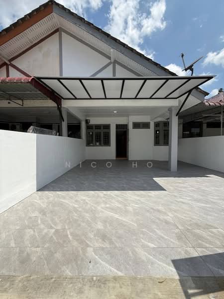 Rumah Teres 1 Tingkat untuk Dijual di Taman Molek (Johor Bahru) - Nico Ho - Exterior - PropertyGuru.com.my
