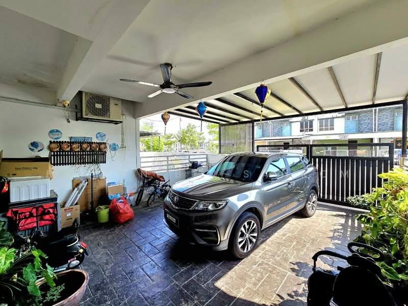 Rumah Teres 2 Tingkat untuk Dijual di Puncak Alam (Selangor) - Fauzan bin Sahrom - Car Park - PropertyGuru.com.my