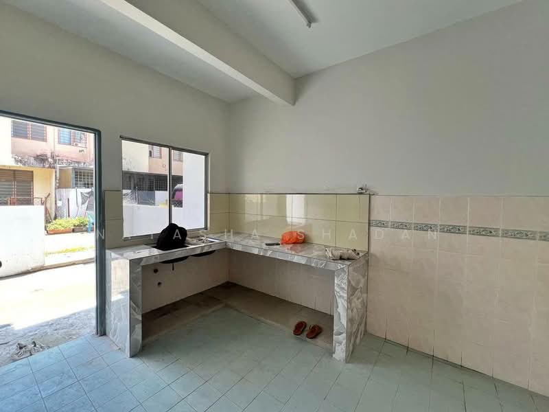 Rumah Teres 2 Tingkat untuk Dijual di Alam Perdana (Puncak Alam) - Natasha Shadan - Kitchen - PropertyGuru.com.my