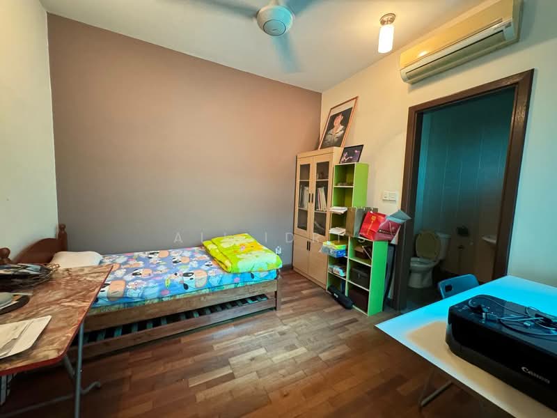 Rumah Teres 2 Tingkat untuk Dijual di Bukit Jelutong (Shah Alam) - Ali Idris - Bedroom - PropertyGuru.com.my