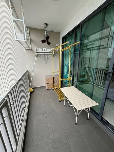 Pangsapuri untuk Disewa di Molek Pine 4 - Nico Ho - Balcony - PropertyGuru.com.my