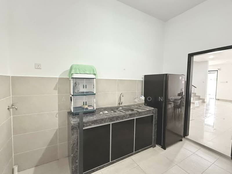 2-storey Terraced House for Sale in Bandar Baru Permas Jaya (Permas Jaya) - Hayden Chong - Kitchen - PropertyGuru.com.my